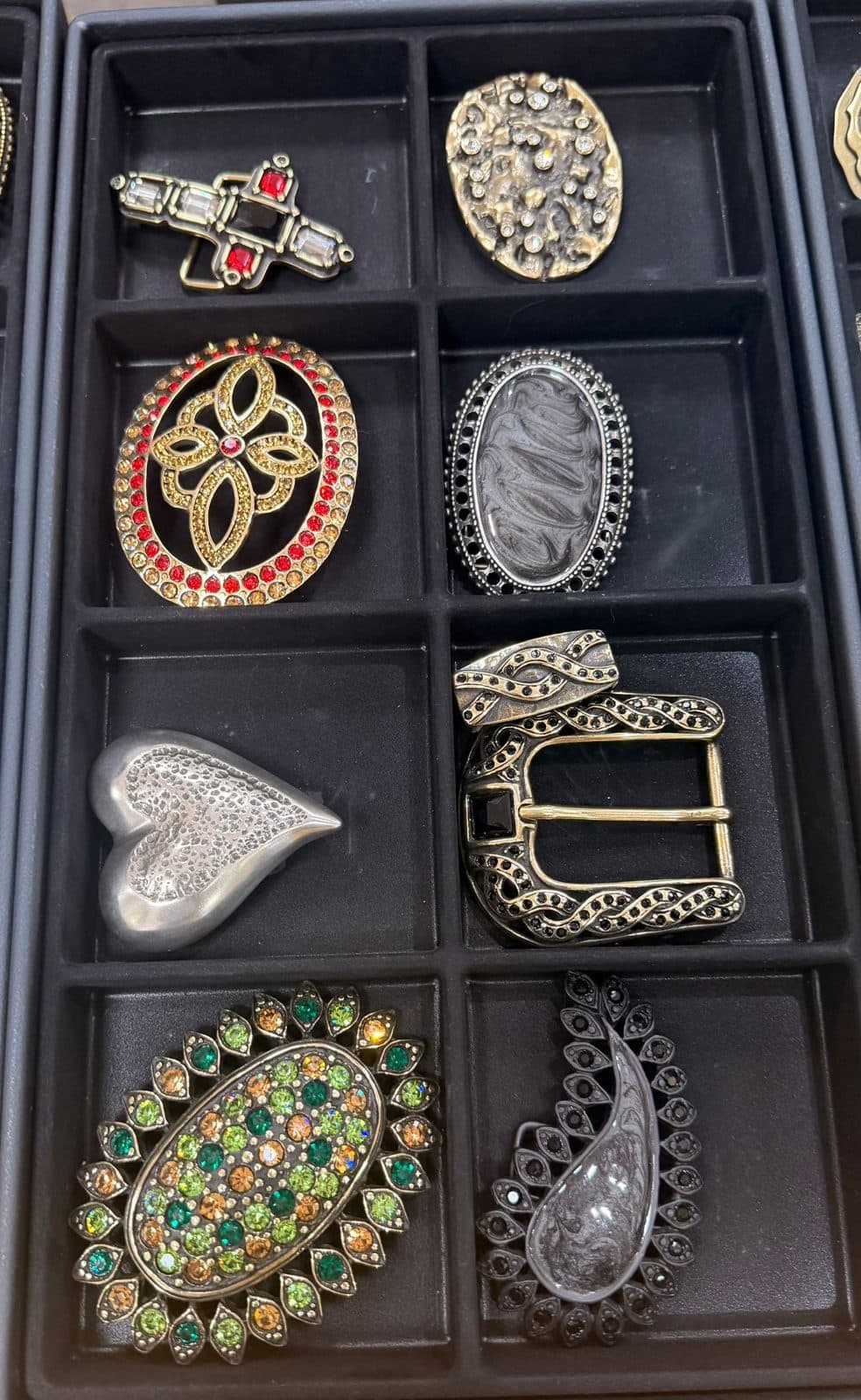 Boucles de ceinture ciselées, coffret 1